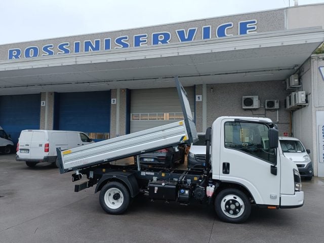 Isuzu M27 ISUZU M27 CABINA LARGA 3000 cc CASSONE RIBALTABILE - foto 3 di 4