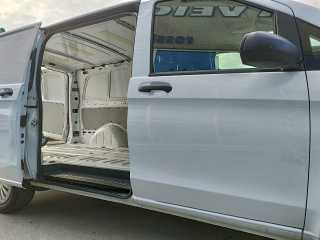 Mercedes-Benz Vito MERCEDES-BENZ EVITO LONG 100% ELETTRICO - foto 3 di 4