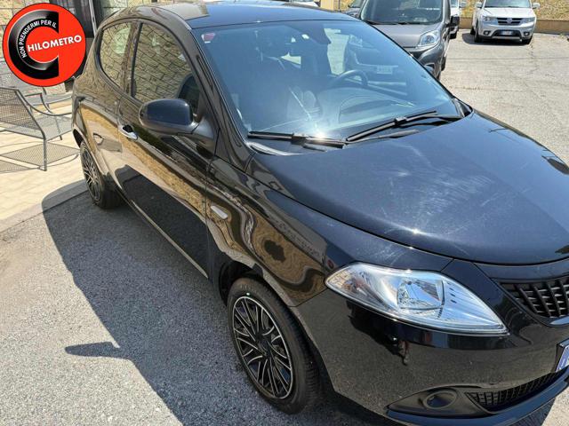 Lancia Ypsilon 1.0 FireFly 5 porte S&S Hybrid Oro - foto 2 di 4