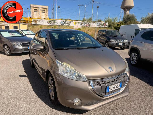 Peugeot 208 1° serie 1.2 VTi 82 CV 5 porte Allure - foto 2 di 4