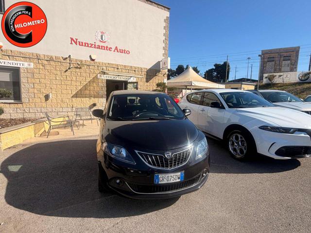 Lancia Ypsilon 1.0 FireFly 5 porte S&S Gold Plus RETRO+WIRLESS - foto 2 di 4
