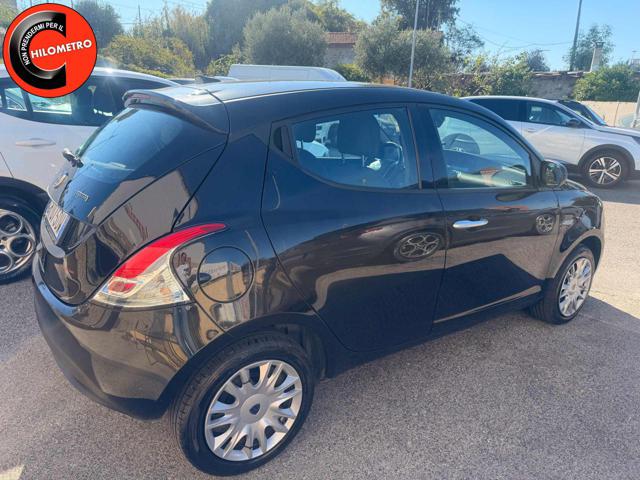 Lancia Ypsilon 1.0 FireFly 5 porte S&S Gold Plus RETRO+WIRLESS - foto 3 di 4