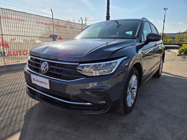 Volkswagen Tiguan 2.0 TDI 150 CV SCR DSG Life, del 2021, 103.228 km, in vendita a Torre Del Greco (NA)