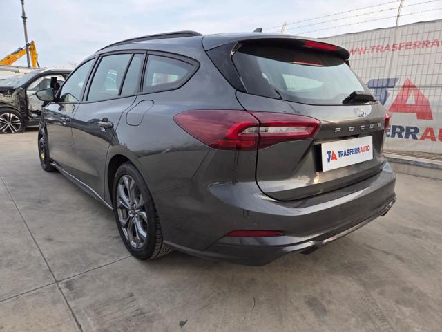 Ford Focus 1.5 EcoBlue 115 CV automatico SW ST-Line - foto 3 di 4
