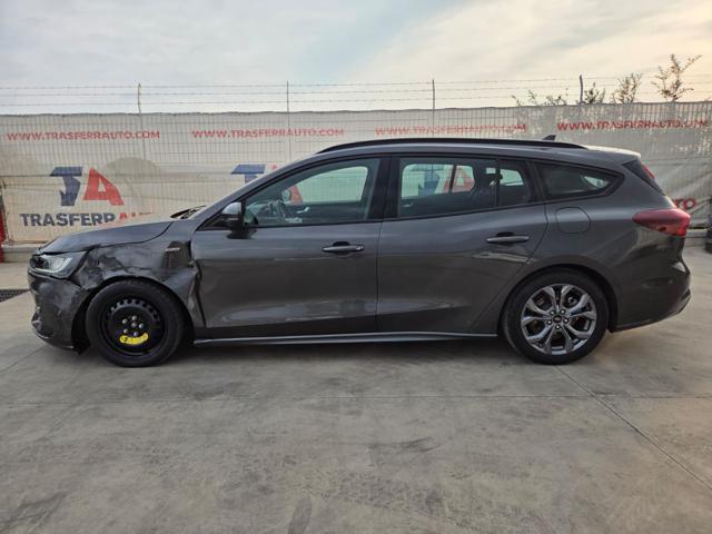Ford Focus 1.5 EcoBlue 115 CV automatico SW ST-Line - foto 2 di 4