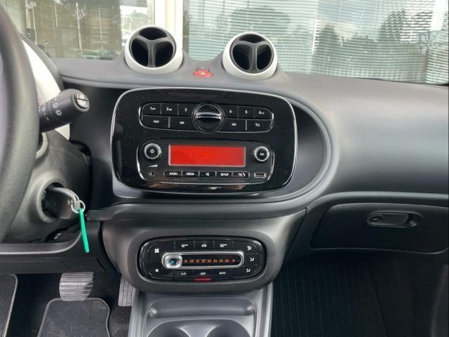smart forFour 1.0 71CV AUTOMATICA NEOPATENTATI CERCHI 15" usato a ROMA