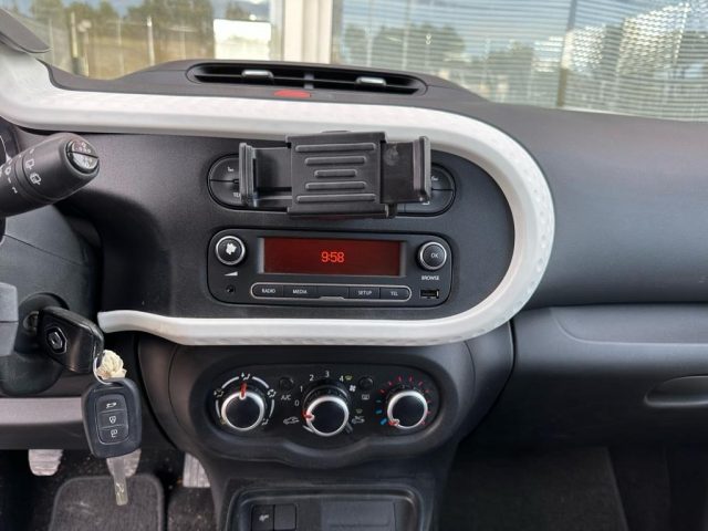 Renault Twingo LIMITED 1.0 69CV C-LED NEOPATENTATI CERCHI 15" usato a ROMA