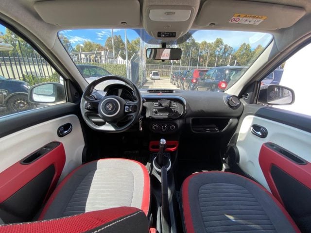 Renault Twingo LIMITED EXPERIENCE 1.0 69CV NEOPATENTATI, del 2016, 39.000 km, in vendita a Roma (RM)