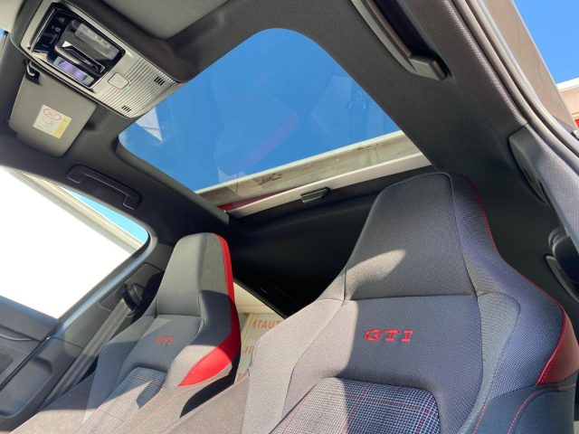 Volkswagen Golf GTI 8.5 2.0 265CV PANORAMA 19" IQ.LIGHT 3D H/K, del 2025, 29.000 km, in vendita a Roma (RM)