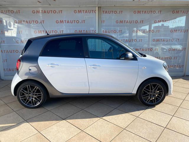 smart forFour 90 0.9 TURBO PASSION PACK BRABUS LED PANORAMA - foto 3 di 4