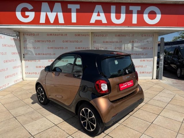 smart forTwo 1.0 71CV TWINAMIC PASSION CERCHI 15" - foto 3 di 4