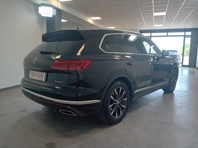 Volkswagen Touareg 3.0 V6 TSI eHybrid Atmosphere PLUG - IN - foto 4 di 4
