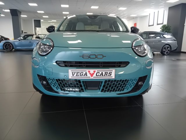 Fiat 600 Hybrid 100 CV DCT MHEV La Prima - foto 2 di 4