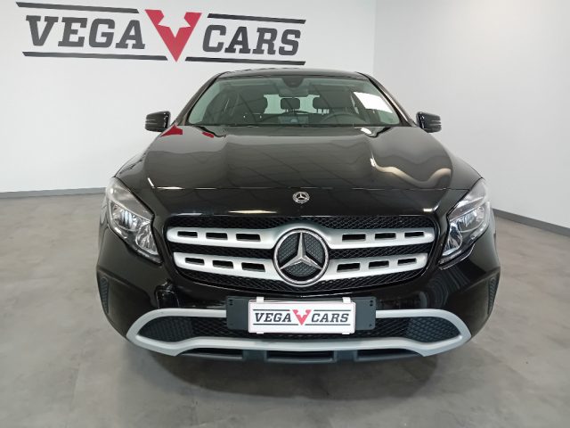 Mercedes-Benz GLA 180 d Business - foto 2 di 4