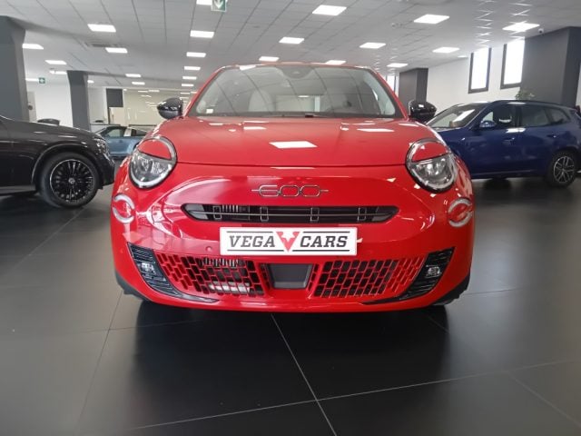Fiat 600 Hybrid 100 CV DCT MHEV La Prima - foto 2 di 4