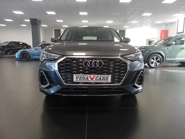 Audi Q3 35 TDI quattro S tronic S line edition - foto 2 di 4