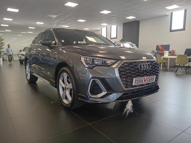 Audi Q3 35 TDI quattro S tronic S line edition - foto 3 di 4
