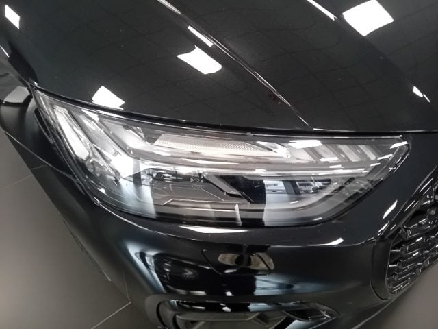 Audi Q5 40 TDI 204 CV quattro S tronic black line edition - foto 2 di 4