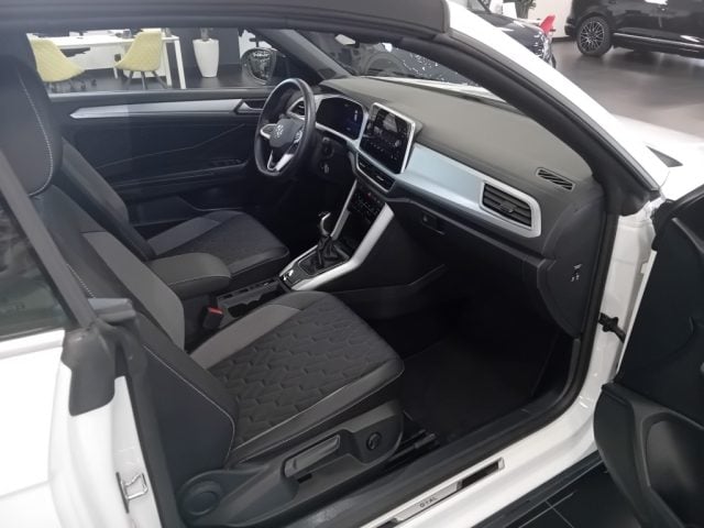 Volkswagen T-Roc Cabriolet 1.0 TSI Style, del 2025, 23.900 km, in vendita a Mirano (VE)