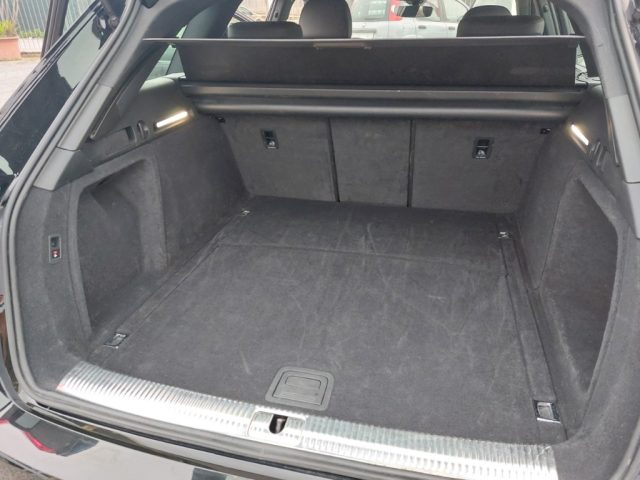 Audi A4 Avant 40 hybrid TDI quattro S tronic Business Adv., del 2024, 63.000 km, in vendita a Tivoli (RM)