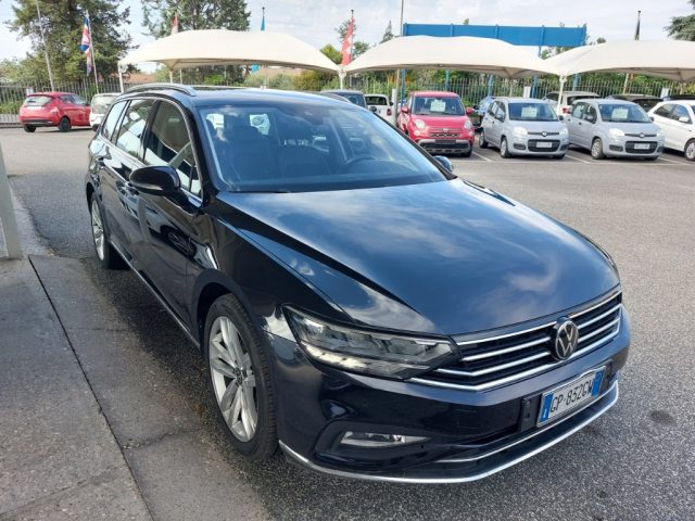 Volkswagen Passat Variant 1.5 TSI ACT DSG Business Aziendale poss legge 104 usato a TIVOLI