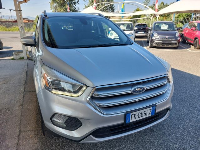 Ford Kuga 1.5 TDCI 120 CV S&S 2WD Titanium - foto 2 di 4