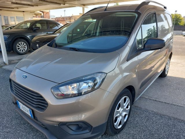 Ford Transit Courier 1.0 EcoBoost 100CV Van Titanium km 48000 usato a TIVOLI