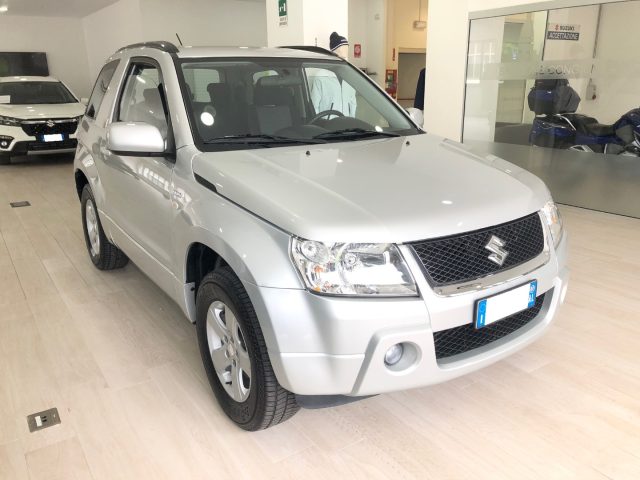 Suzuki Grand Vitara 1.9 DDiS 3 porte - foto 4 di 4