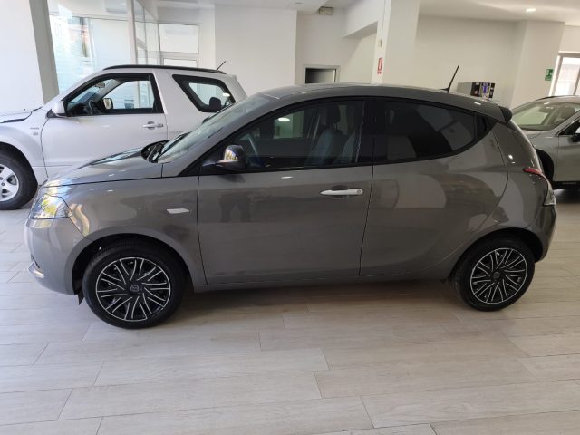 Lancia Ypsilon 1.0 FireFly 5 porte S&S Hybrid Gold - foto 4 di 4