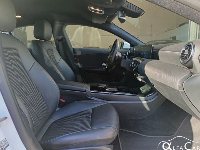 Mercedes-Benz CLA 250 e hybrid EQ Shooting Brake Business - foto 2 di 4