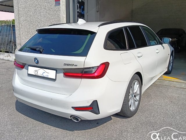 BMW 320 e Touring - foto 2 di 4