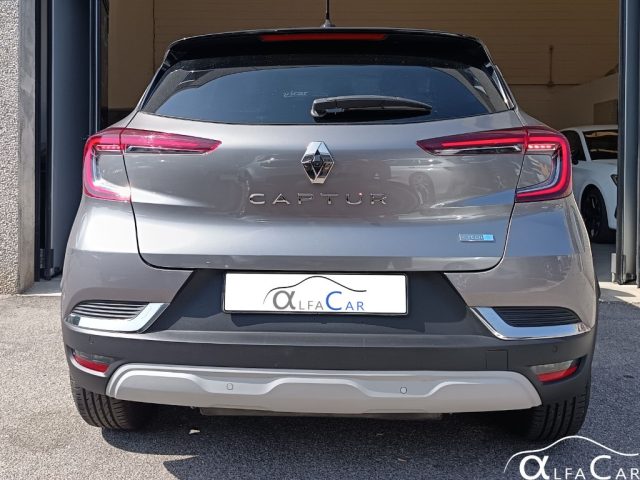 Renault Captur Plug-in Hybrid E-Tech 160 CV Intens - foto 4 di 4
