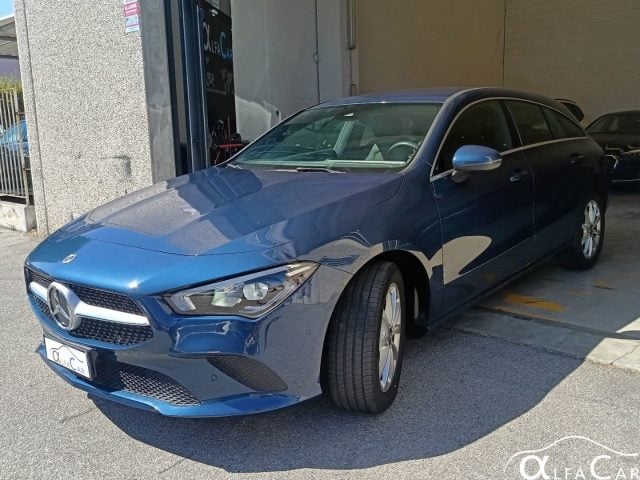 Mercedes-Benz CLA 250 e hybrid EQ Shooting Brake Business usato a CURNO