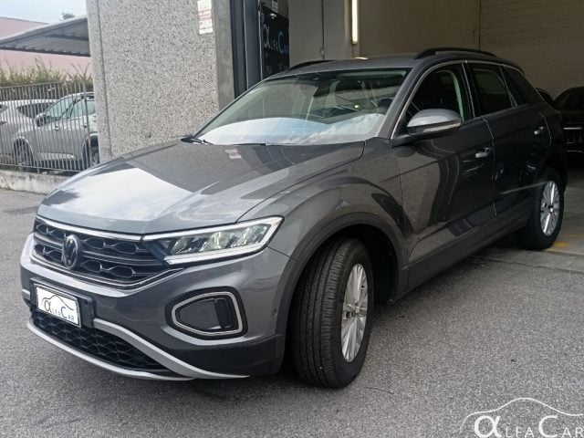 Volkswagen T-Roc 1.5 TSI ACT Life DSG, del 2023, 9.022 km, in vendita a Curno (BG)