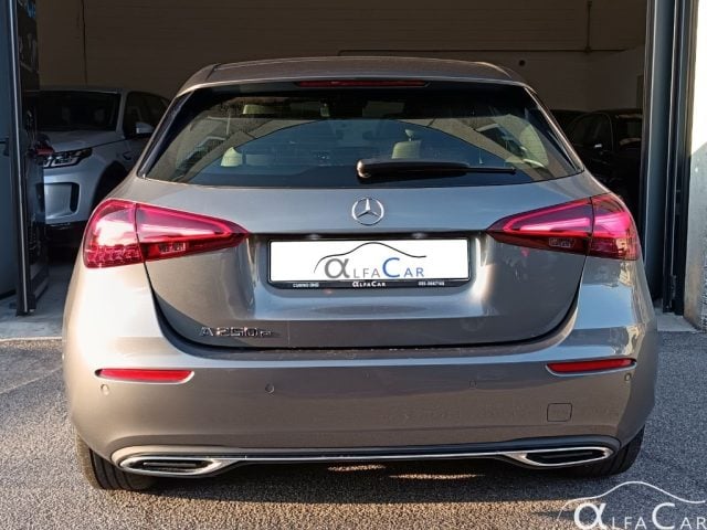 Mercedes-Benz A 250 e hybrid EQ Business Extra - foto 4 di 4