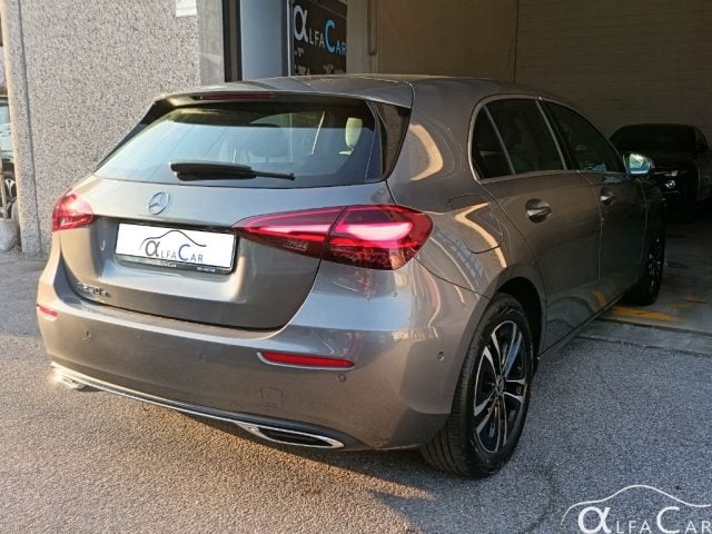 Mercedes-Benz A 250 e hybrid EQ Business Extra - foto 2 di 4