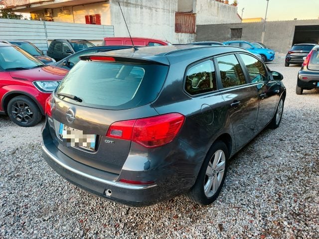 Opel Astra 1.7 CDTI 110CV Sports Tourer Cosmo - foto 4 di 4