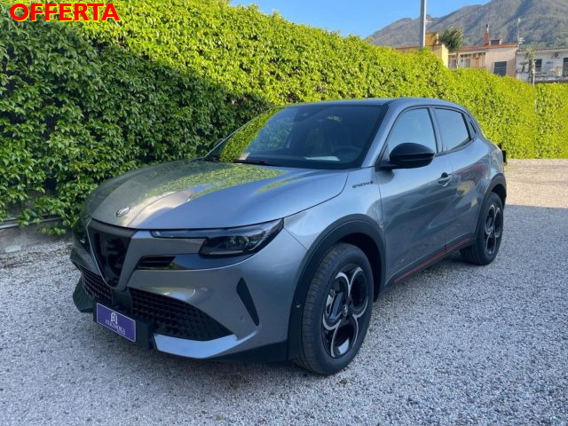 Alfa Romeo Junior 1.2 145 CV Hybrid eDCT6 Speciale - foto 2 di 4