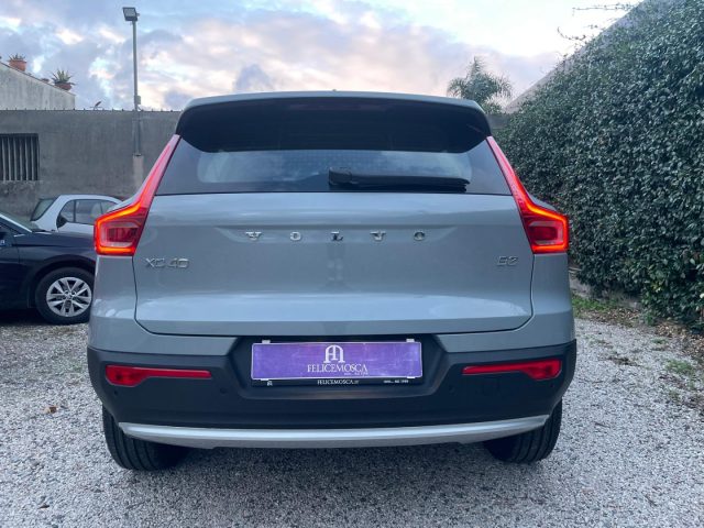 Volvo XC40 B3 automatico Essential - foto 4 di 31