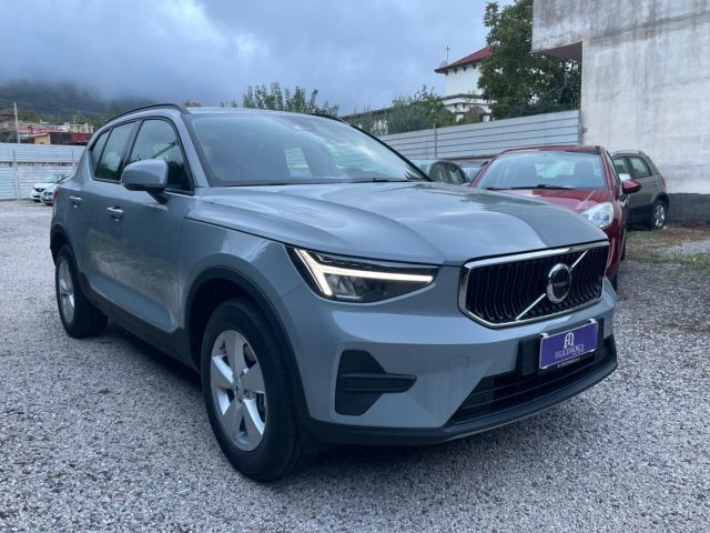 Volvo XC40 B3 automatico Essential - foto 2 di 31