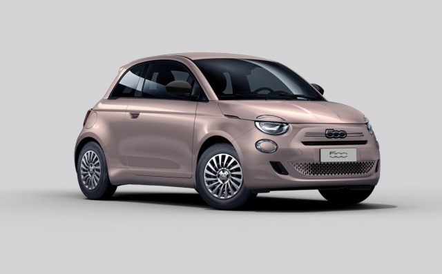 Fiat 500 Berlina Hybrid Pop - foto 2 di 4