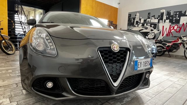 Alfa Romeo Giulietta 1.6 JTDm-2 105 CV Distinctive - foto 2 di 4