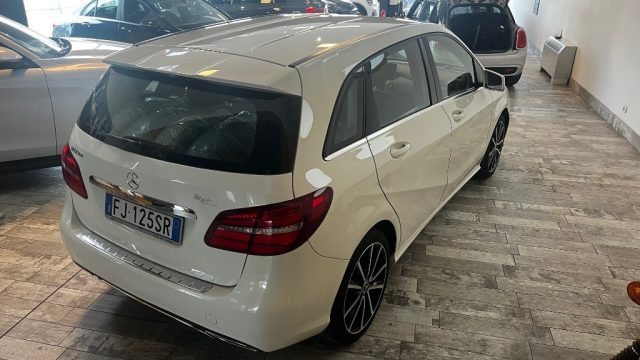 Mercedes-Benz B 180 d Automatic Sport - foto 4 di 4