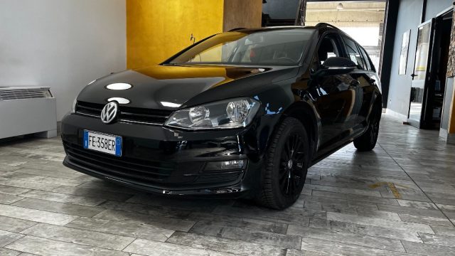 Volkswagen Golf Variant 1.6 TDI 110 CV DSG Comfortline BlueMotion Tech. usato a BORGO SAN DALMAZZO