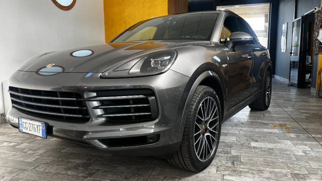Porsche Cayenne 3.0 V6 E-Hybrid- PACK CRONO - 21'' - PASM usato a BORGO SAN DALMAZZO