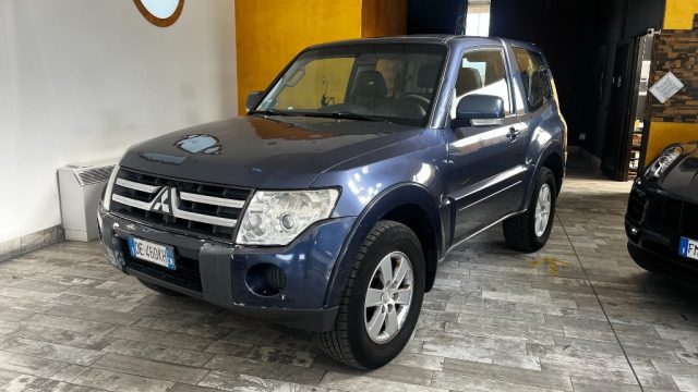 Mitsubishi Pajero 3.2 DI-D 16V aut. 3p. Instyle DPF, del 2007, 464.000 km, in vendita a Borgo San Dalmazzo (CN)