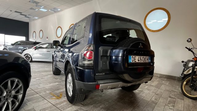Mitsubishi Pajero 3.2 DI-D 16V aut. 3p. Instyle DPF - foto 4 di 15
