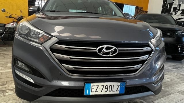 Hyundai TUCSON 1.7 CRDi Comfort- DOPPIO TRENO DI GOMME - foto 2 di 4