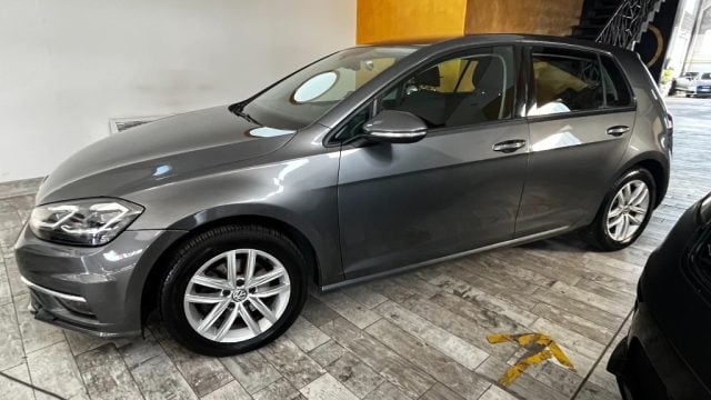 Volkswagen Golf 2.0 TDI DSG 5p. Business BlueMotion Technology, del 2020, 122.000 km, in vendita a Borgo San Dalmazzo (CN)