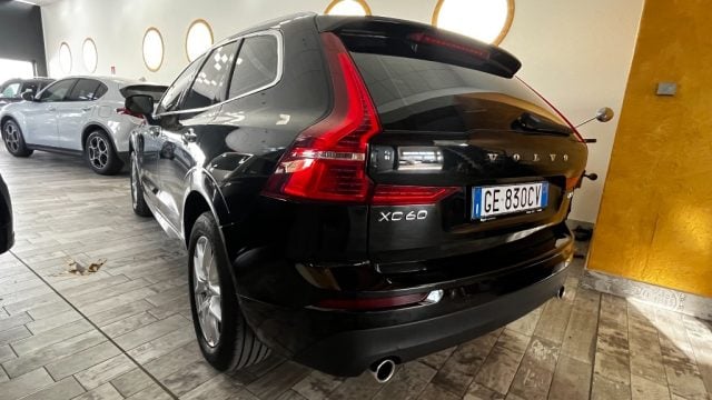 Volvo XC60 B4 (d) AWD Geartronic Momentum - foto 4 di 4